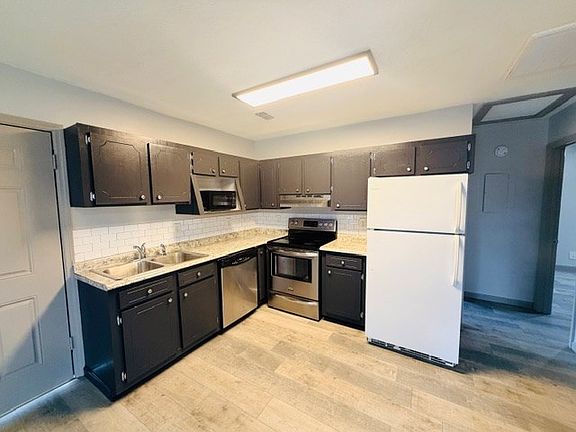 5th image of 127 Powell Rd