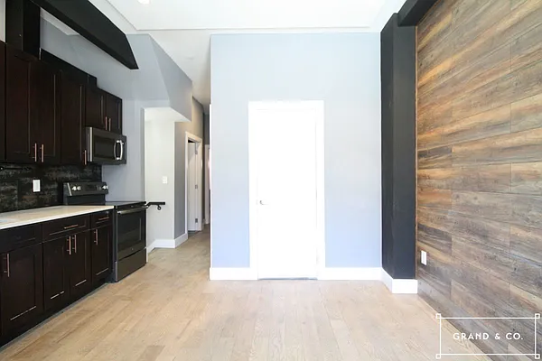 Rented by Grand & Co. | media 6