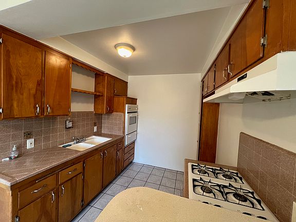 5th image of 10505 Arrington Ave APT F