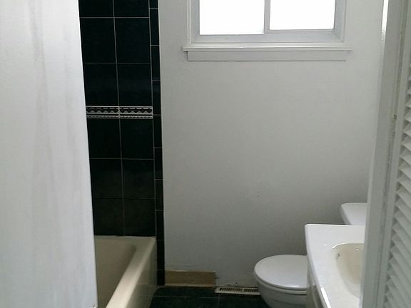 3rd image of 115 Elmhurst Pl