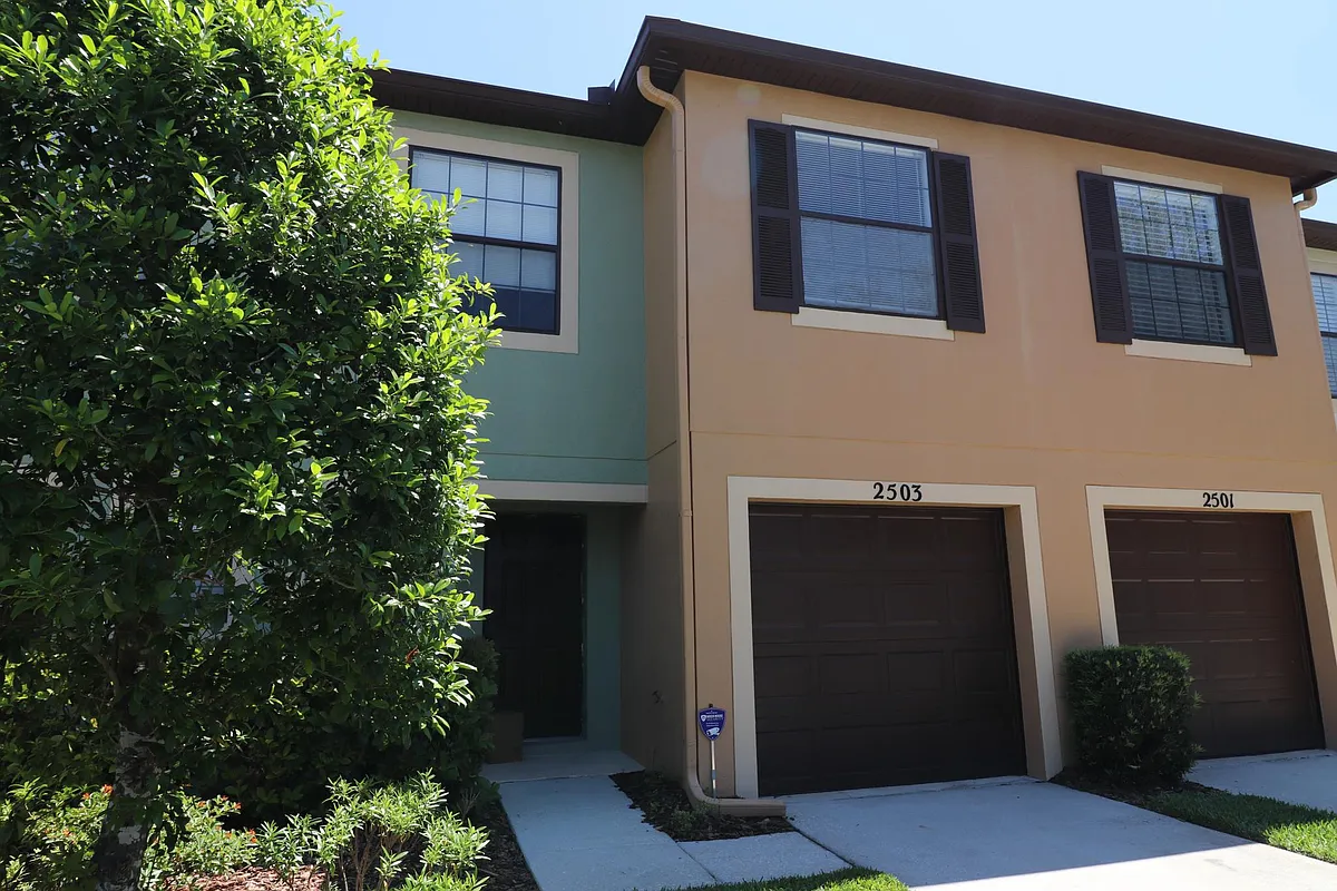 Building Photo - 2503 Oleander Lakes Dr