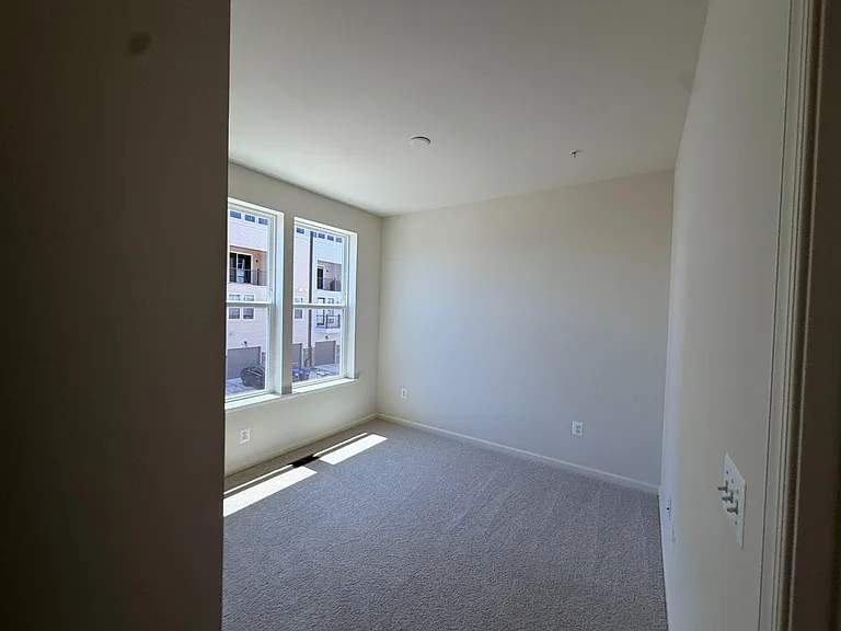2548 Neabsco Common Pl — Photo 28
