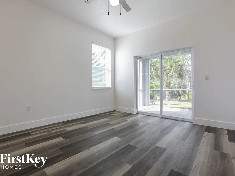 2698 Escambia Cir — Photo 10