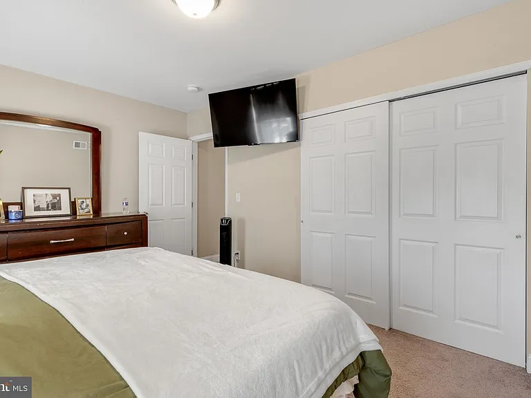 2652 Livingston St — Photo 19