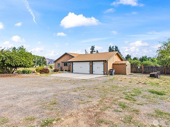 5th image of 1880 Dilley Road