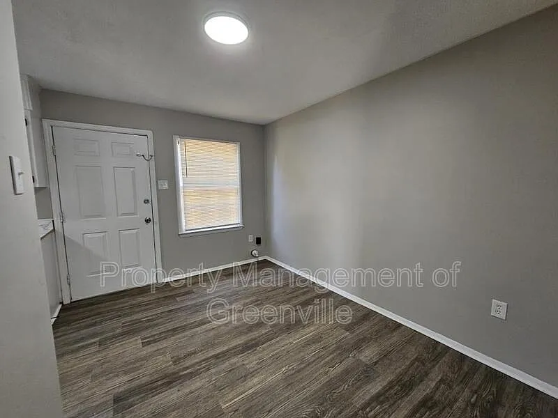 2 bed, 1.5 bath, 1040 sqft, $995 — Photo 4