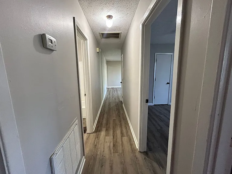 745 Rustland Dr — Photo 18