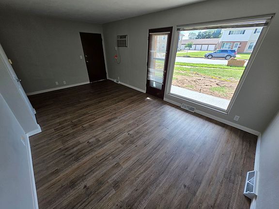 4th image of 2805 Thomas Dr #F1