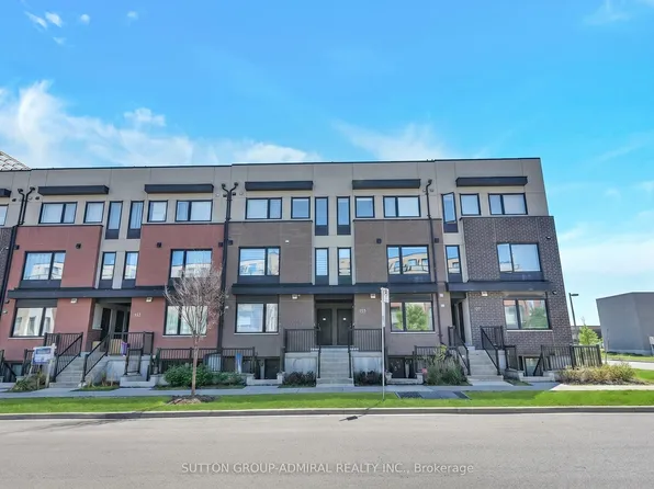 153 William Duncan Rd #3, Toronto, ON M3K 0B9