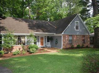 12 Chickering Rd, Jackson, TN 38305