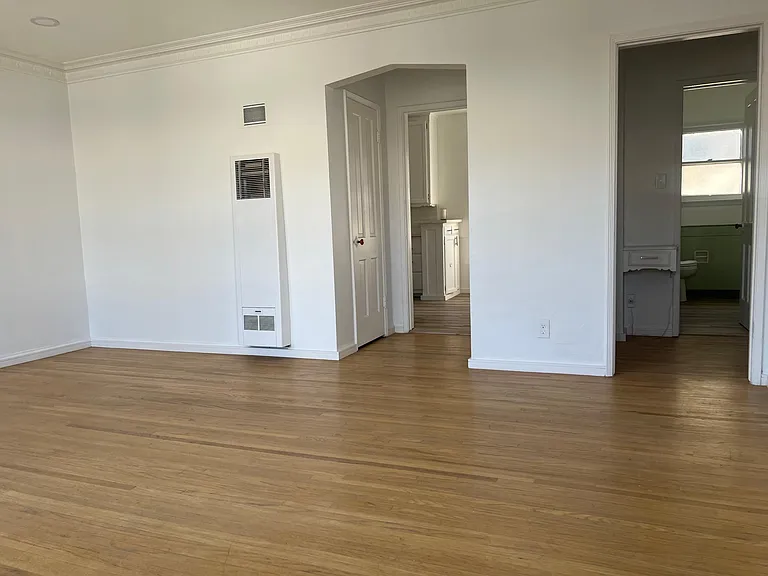 1152 Menlo Ave #1/2 — Photo 7