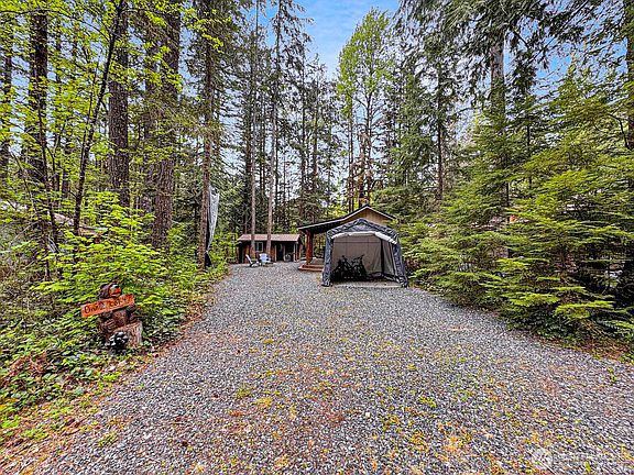 2nd image of 47 Wilderness Way