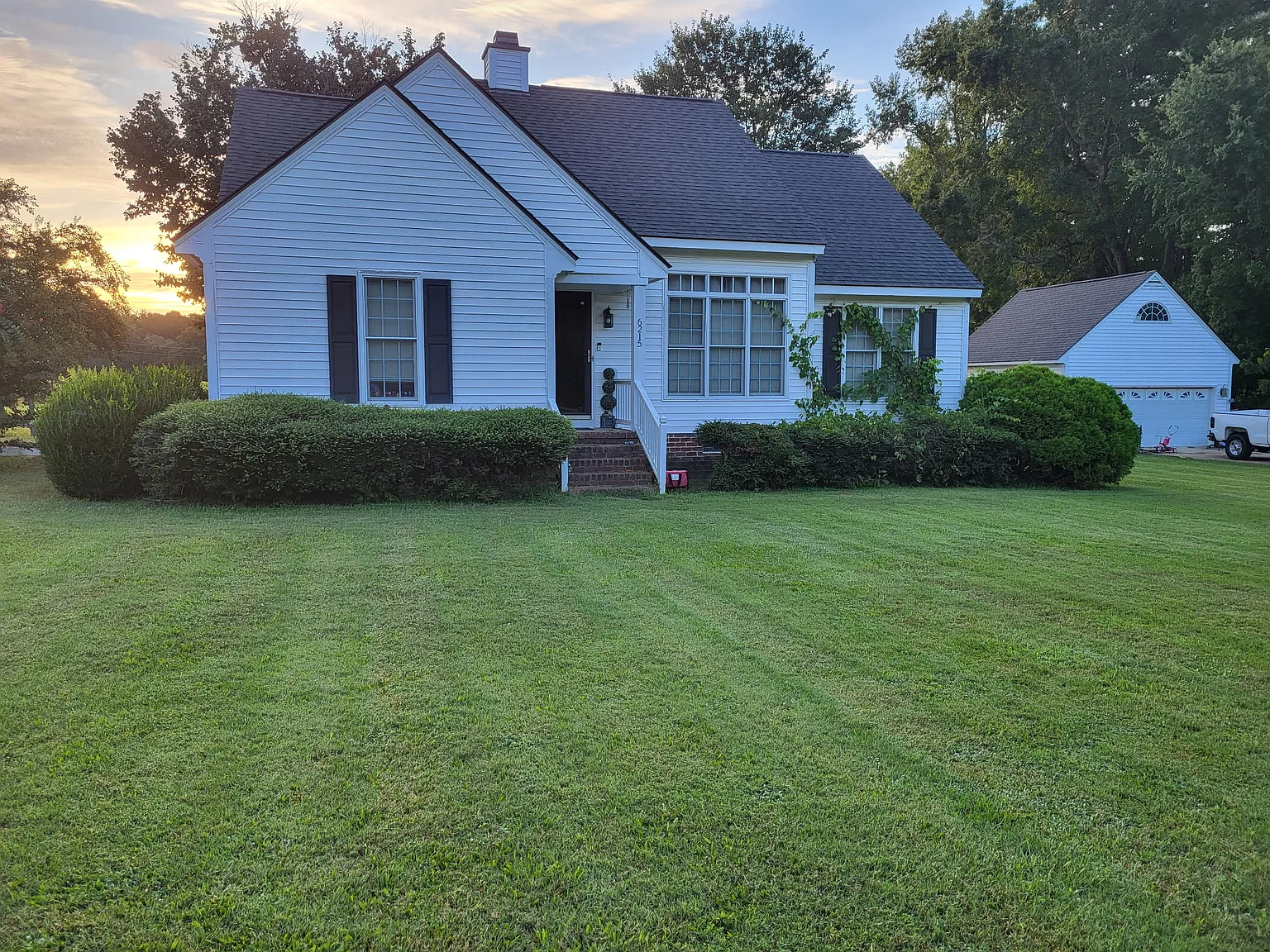 3 bed, 1400 sqft, $1,625 — Photo 1