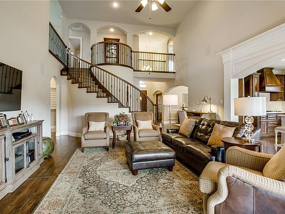 3rd image of 1000 Ballycastle Ln