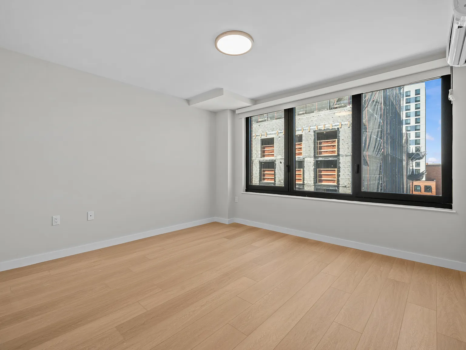 2905 West 17th Street — Photo 4