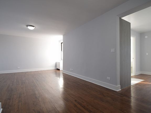 River Hill Gardens - Living Room - M83-03D