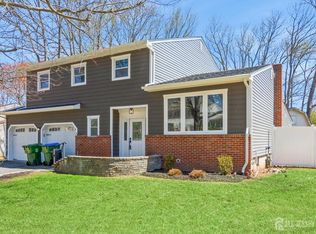 8 Cardinal Ave, Edison, NJ 08820