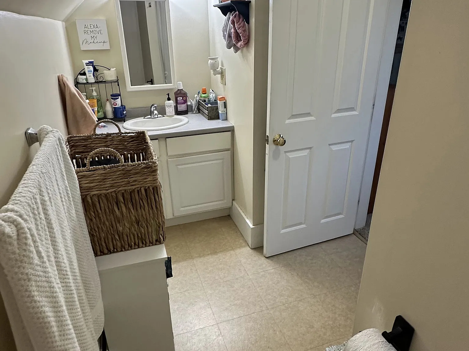 2 bed, 1026 sqft, $2,100 — Photo 2