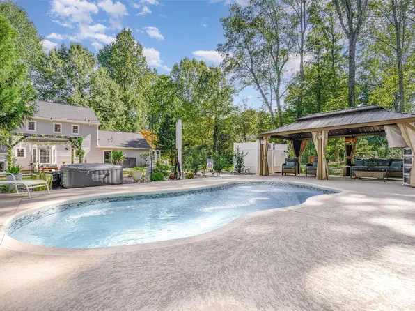 8017 Appaloosa Ln, Charlotte, NC 28215