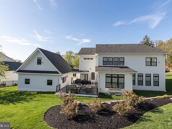 5th image of 1118 Westbriar Ct NE