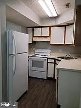 3 bed, 1.5 bath, 1030 sqft, $1,550 — Photo 3