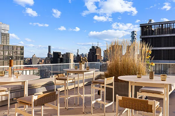 Sold by Corcoran | media 24