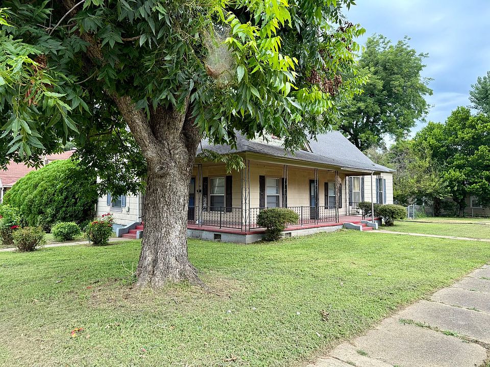 1st image of 904 W Oak Ave