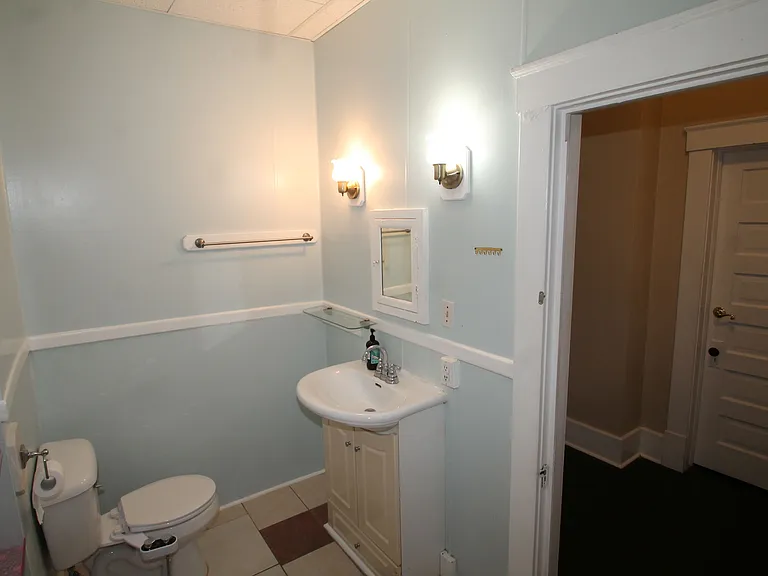 514 E Anderson St #B — Photo 13