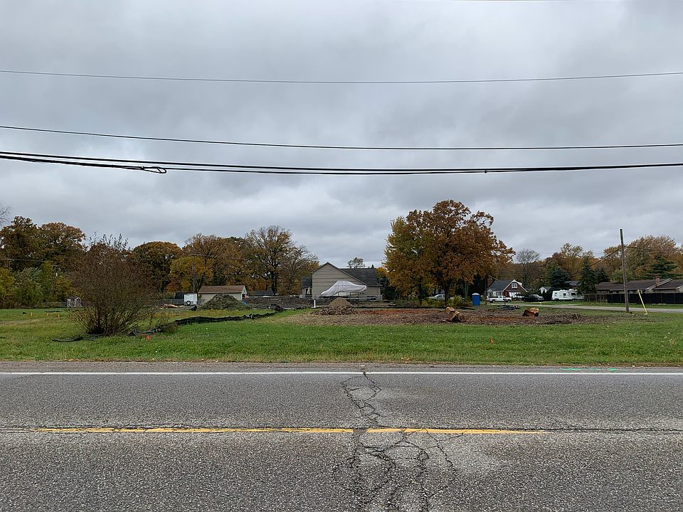 2nd image of 48387 Jefferson Ave