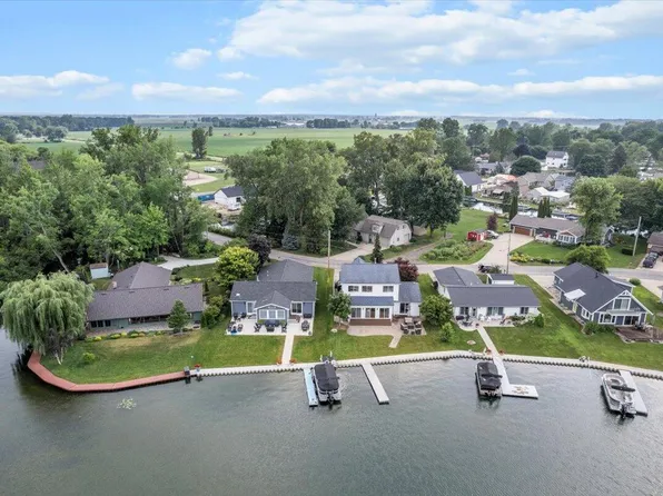 4327 Harmony Dr, Shelbyville, MI 49344