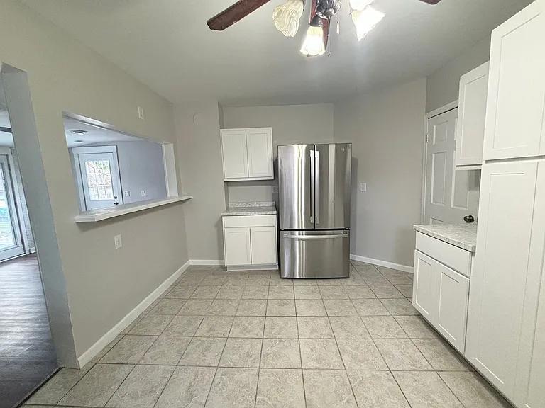 715 W Court St — Photo 12