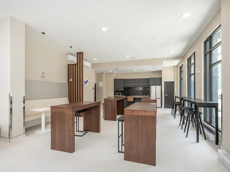 70 Park Pl E — Photo 19