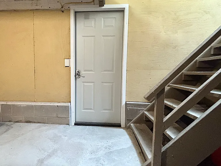 130 Woodlawn Ave #1 — Photo 15