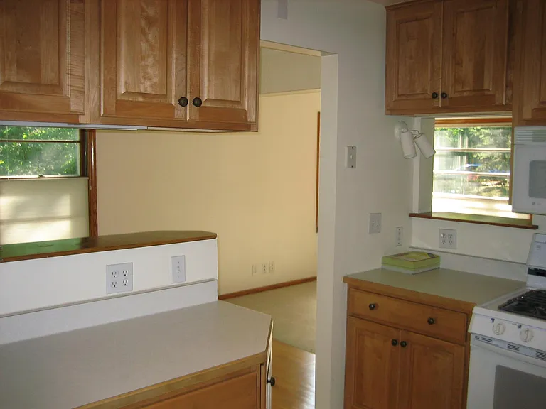 2541 Burnham Rd — Photo 6
