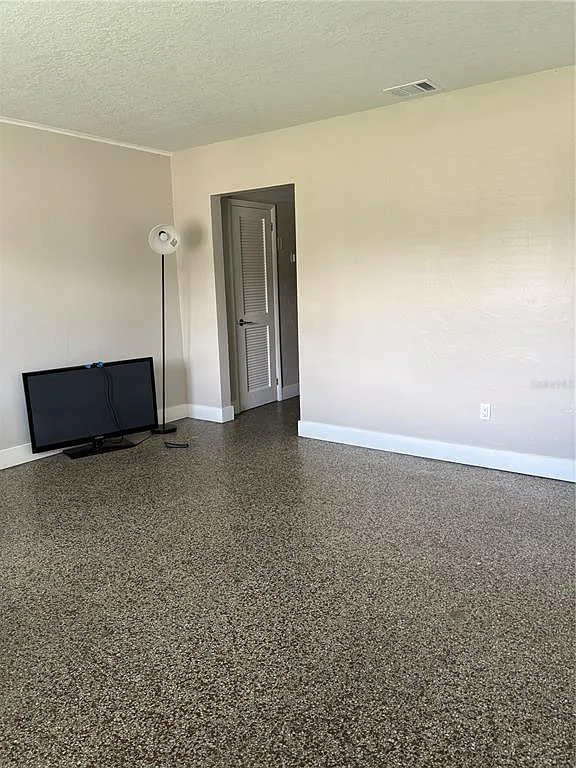 1 bed, 1.0 bath, 590 sqft, $1,400 — Photo 2