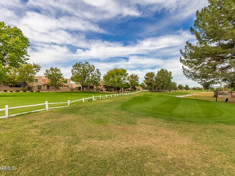 4106 E Sunnyside Dr — Photo 33