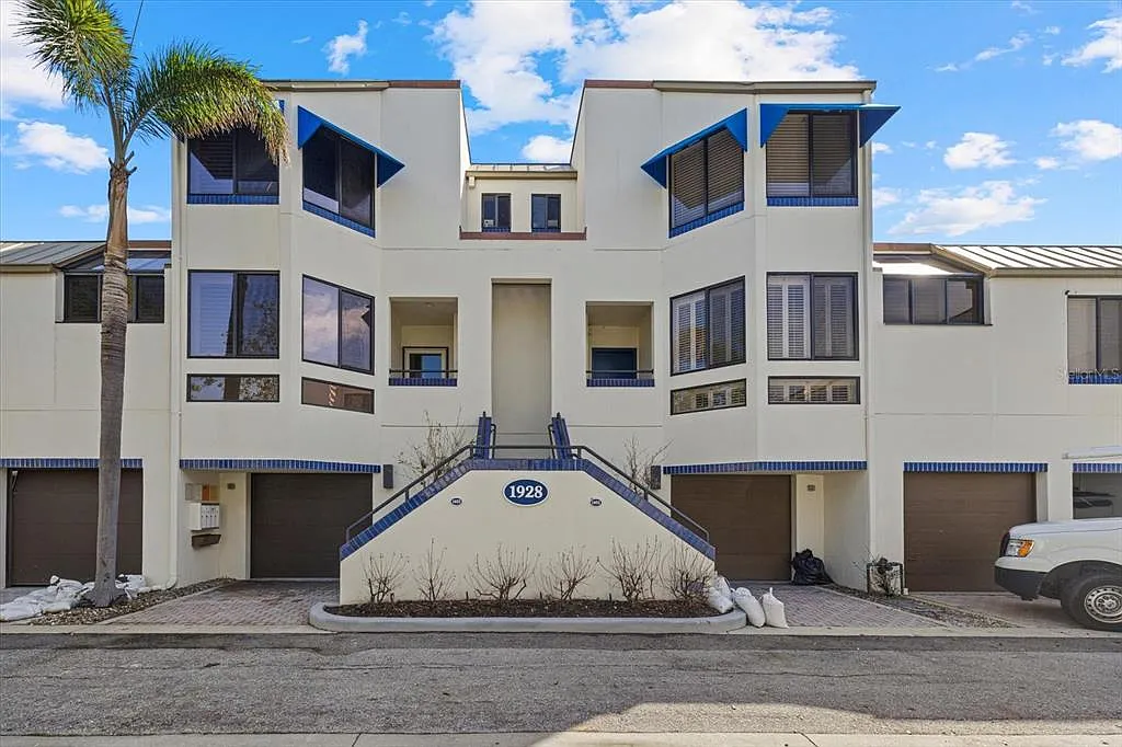 2 bed, 2.5 bath, 1626 sqft, $3,500 — Photo 1