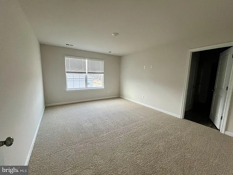 141 Charing Cross Dr — Photo 10