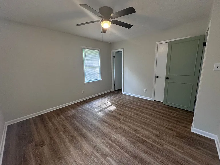 652 Monagan St — Photo 17