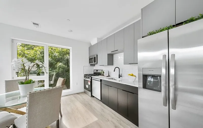 2 bed, 840 sqft, $2,350 — Photo 4