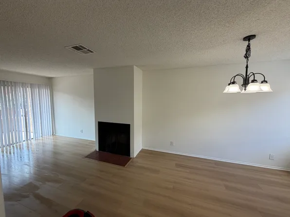 735 County Square Dr Unit 36, Ventura, CA 93003