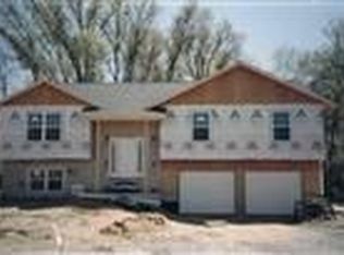 940 Quail Ridge Dr, Porter, IN 46304