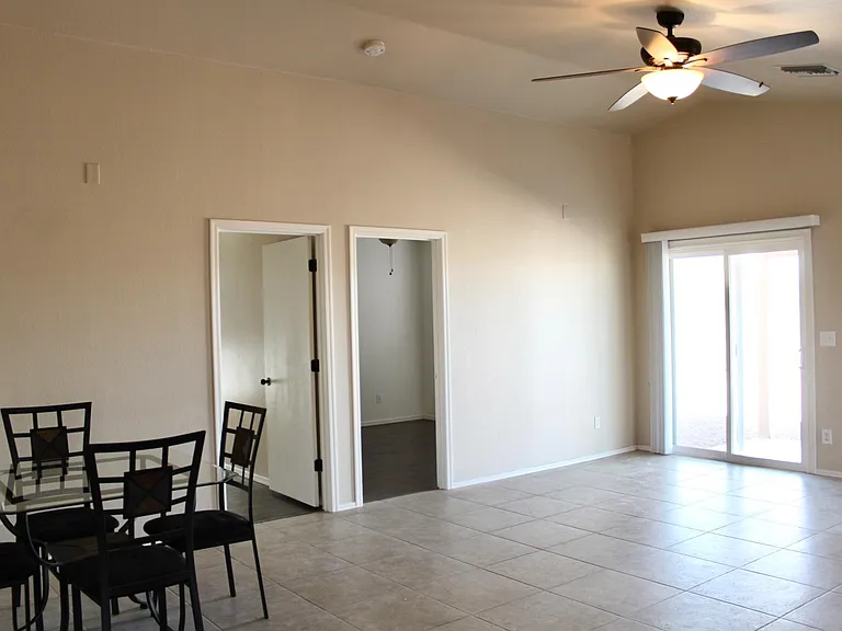 1233 N Thunder Ridge Dr — Photo 3