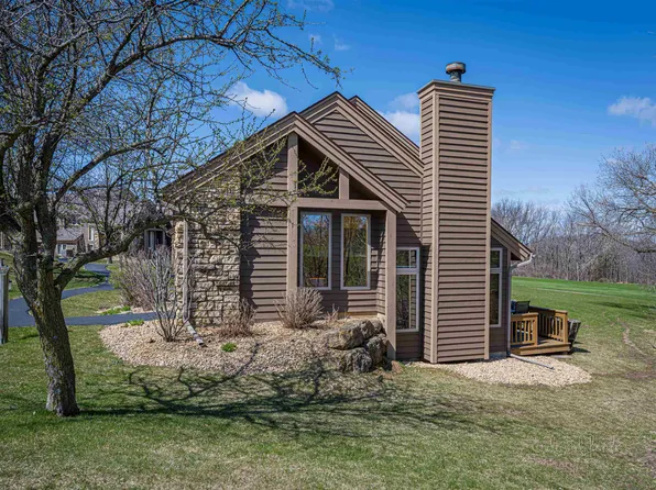 108 E Point Dr, Galena, IL 61036