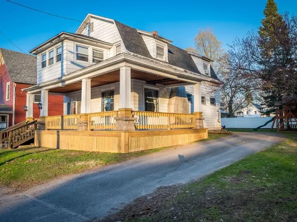 19 Huntington St, Malone, NY 12953
