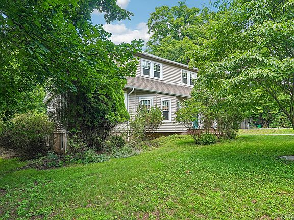 4th image of 22 Grandview Avenue