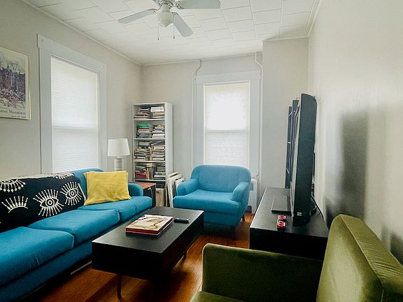 3rd image of 6 Reed Ct #1