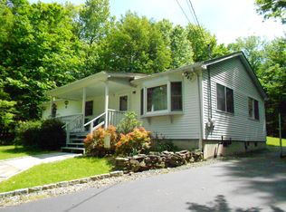 102 Maple Cir, Greentown, PA 18426