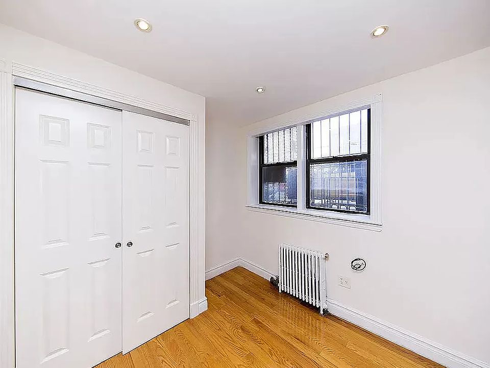 2nd image of 242 E 75th St APT 1B