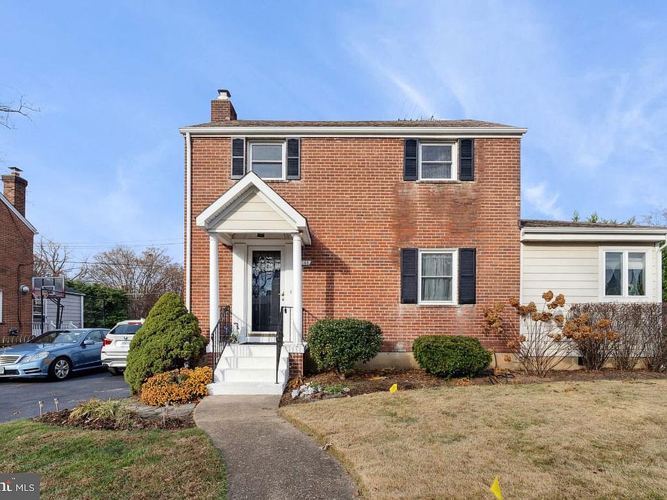 1st image of 148 N Park Dr